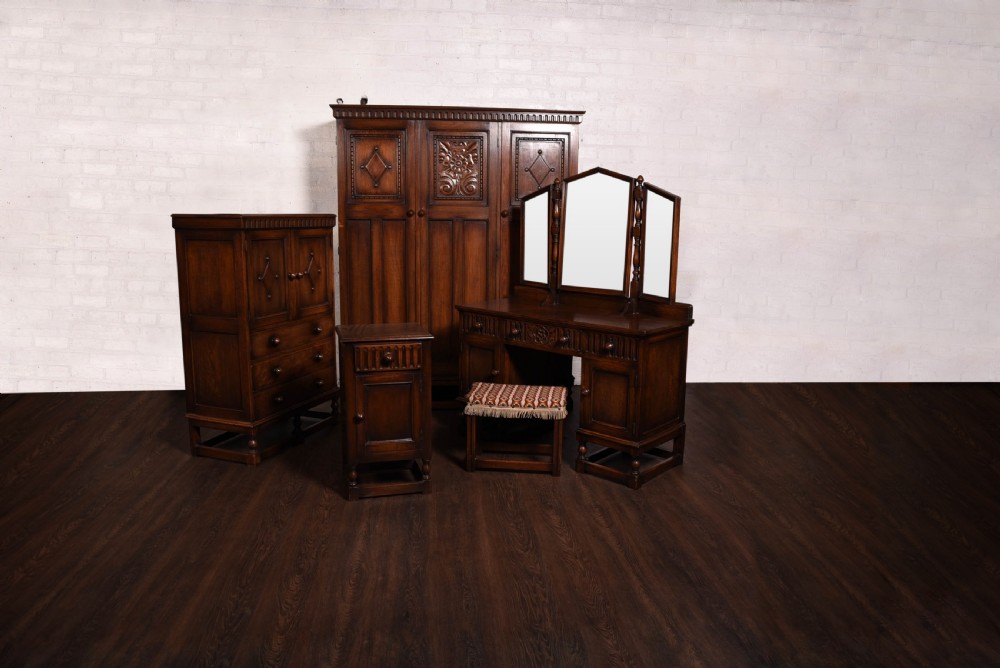 Carved oak 5 piece bedroom suite 
