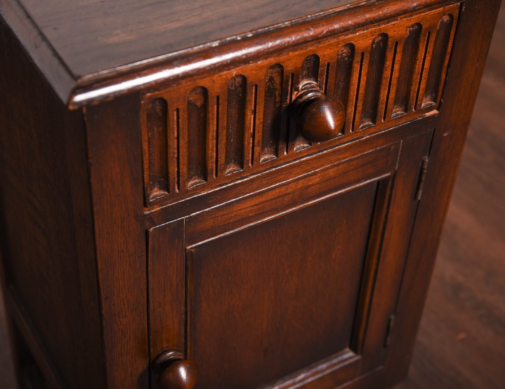 Carved oak 5 piece bedroom suite  View V