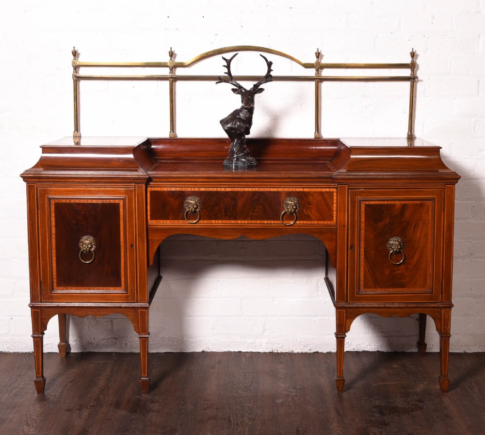 Fabulous inlaid Edwardian mahogany sideboard of neat proportions 
