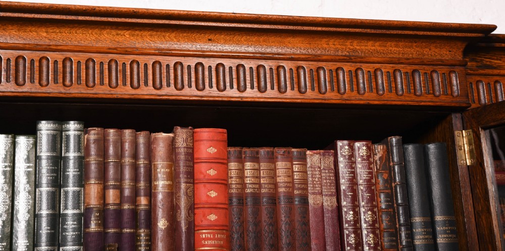 Neat proportion Edwardian 4 door breakfront oak bookcase  View XII