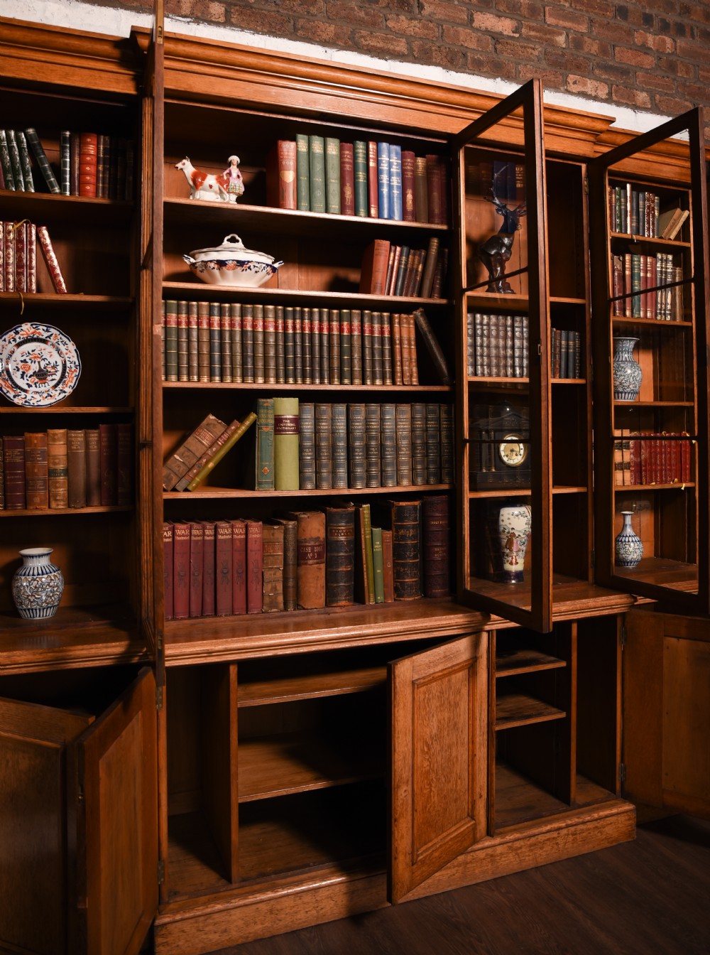 Impressive large Victorian oak five door breakfront library bookcase  View XIV