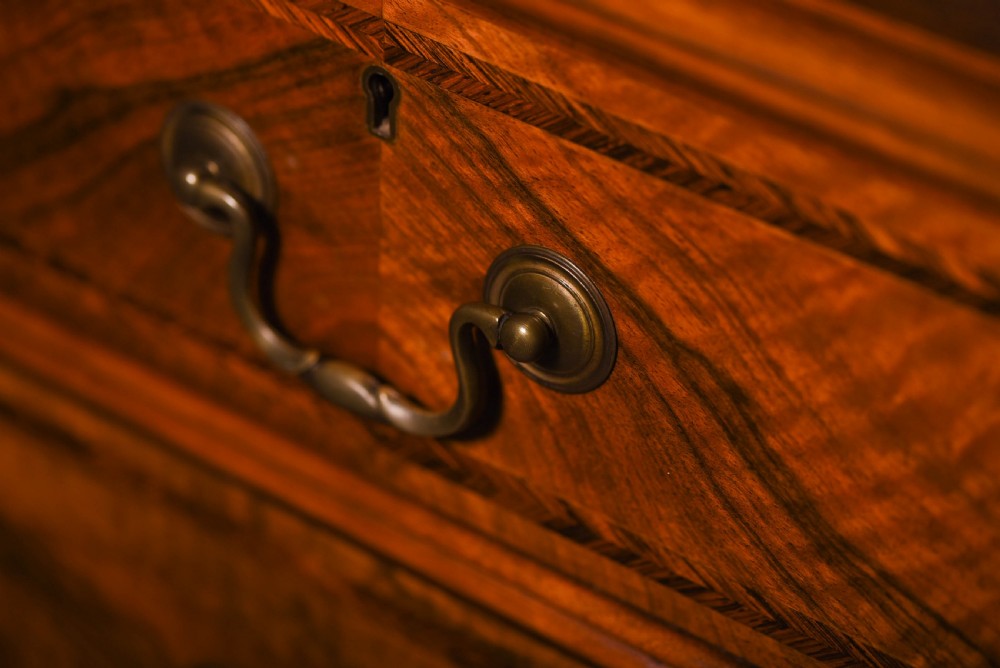 Stunning inlaid Figured walnut chest of drawers  View III
