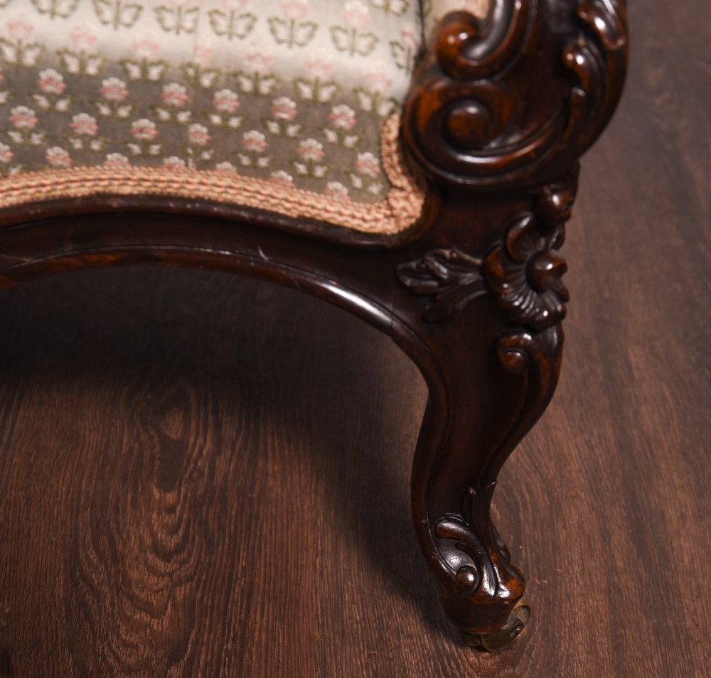 Stunning Victorian carved mahogany settee   View VI