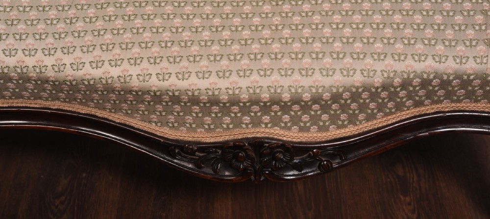 Stunning Victorian carved mahogany settee   View VII