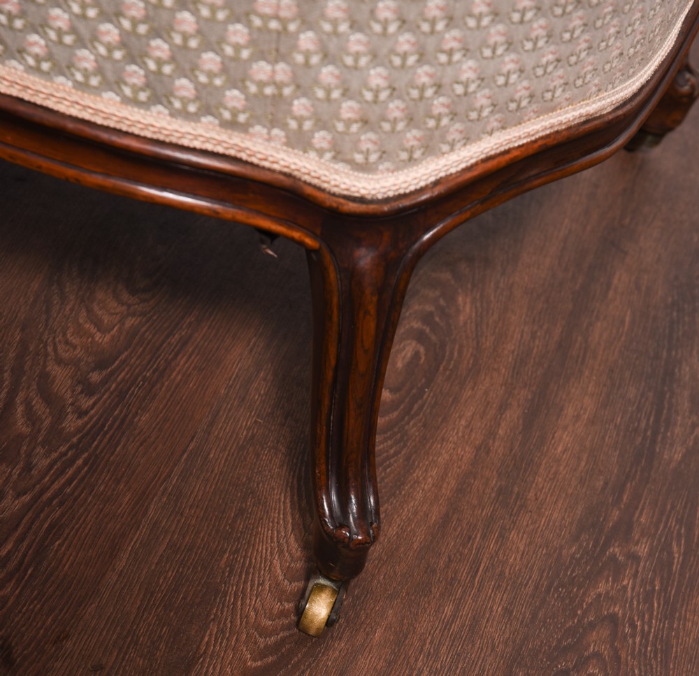 Stunning Victorian carved mahogany settee   View XIV