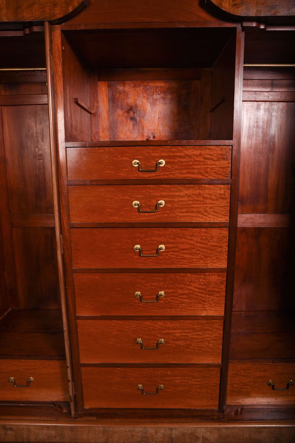 Outstanding Victorian carved Mahogany 3 door wardrobe View XIII