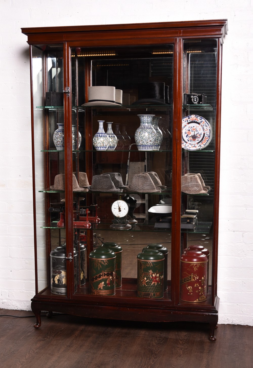 Late 19th Century Mahogany shop fitting display cabinet