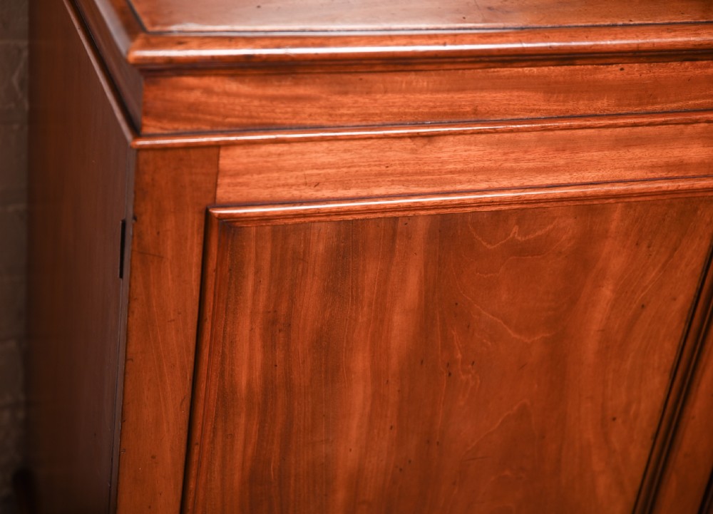 Victorian Qaulity Mahogany 2 door cabinet bookcase  View VII