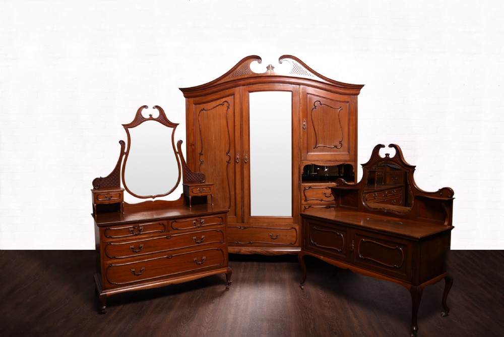 Stunning Quality Edwardian Mahogany 3 piece bedroom suite