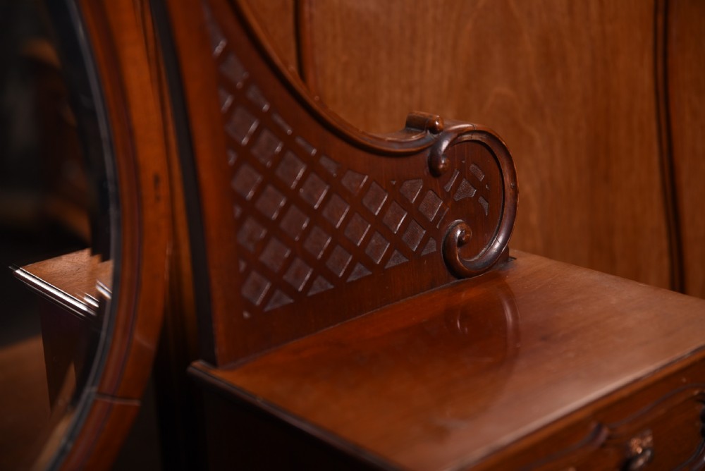 Stunning Quality Edwardian Mahogany 3 piece bedroom suite View XVI