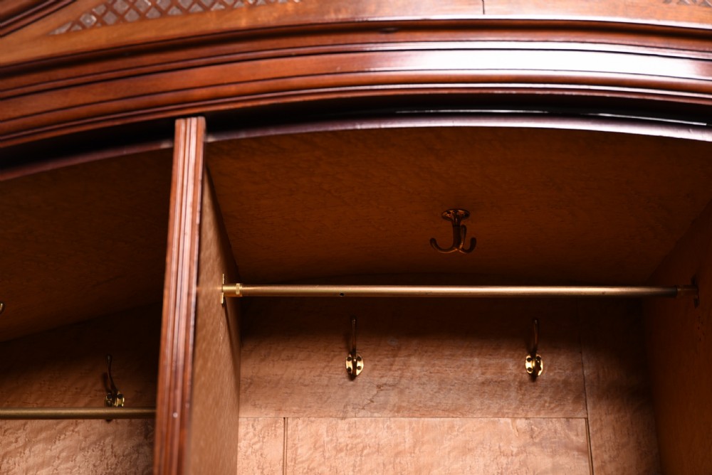 Stunning Quality Edwardian Mahogany 3 piece bedroom suite View XXII