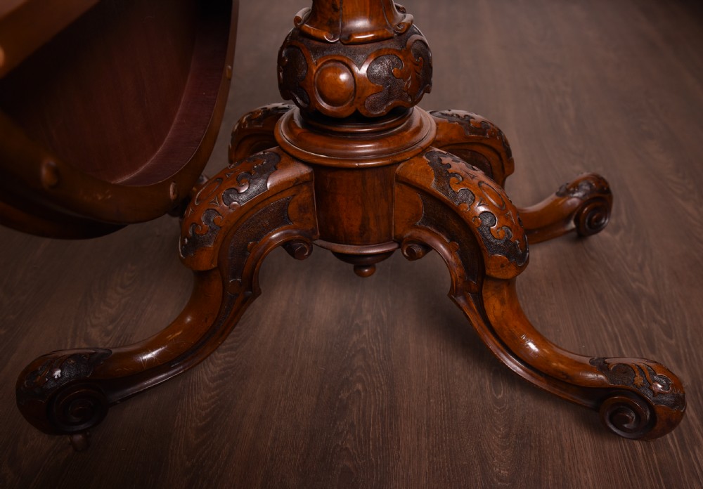 Stunning Victorian Burr Walnut snap top loo table View VIII