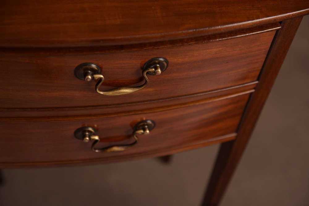 Lovely Edwardian mahogany side table  View III