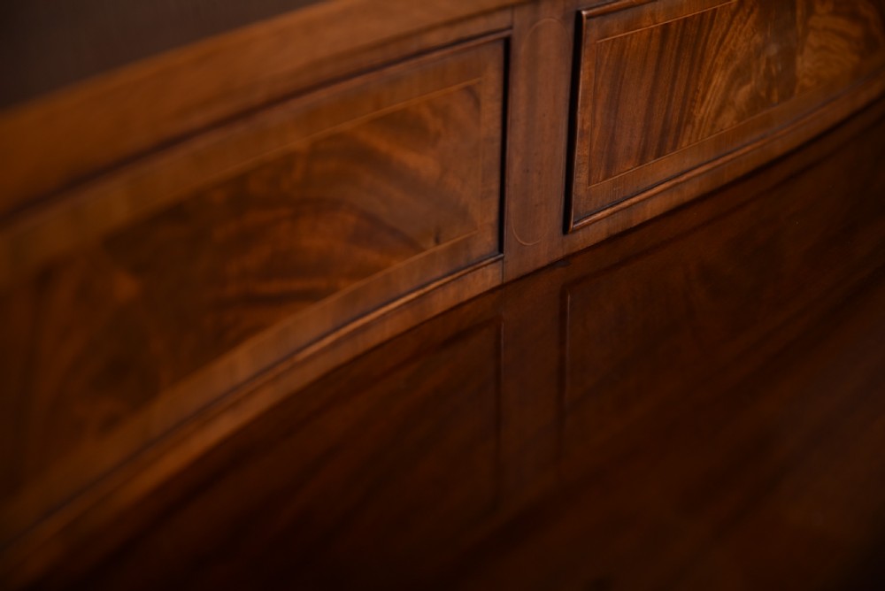 Stunning 19th Century serpentine Mahogany Sideboard   View XIV