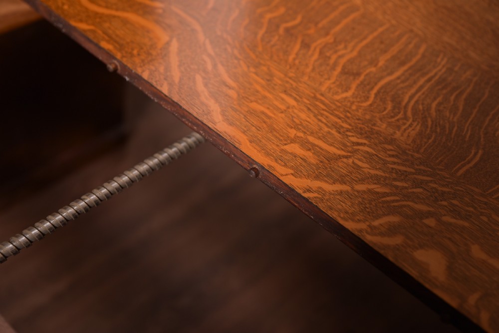 Victorian oak Extending table with 2 leaves  View X
