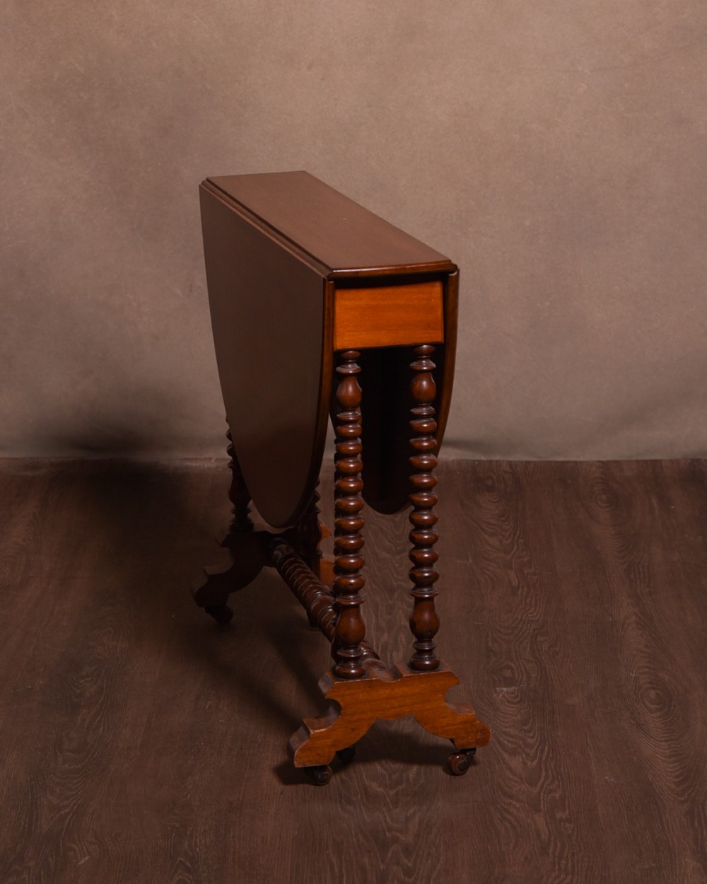 Victorian Mahogany bobbin turned sutherland drop leaf table 
