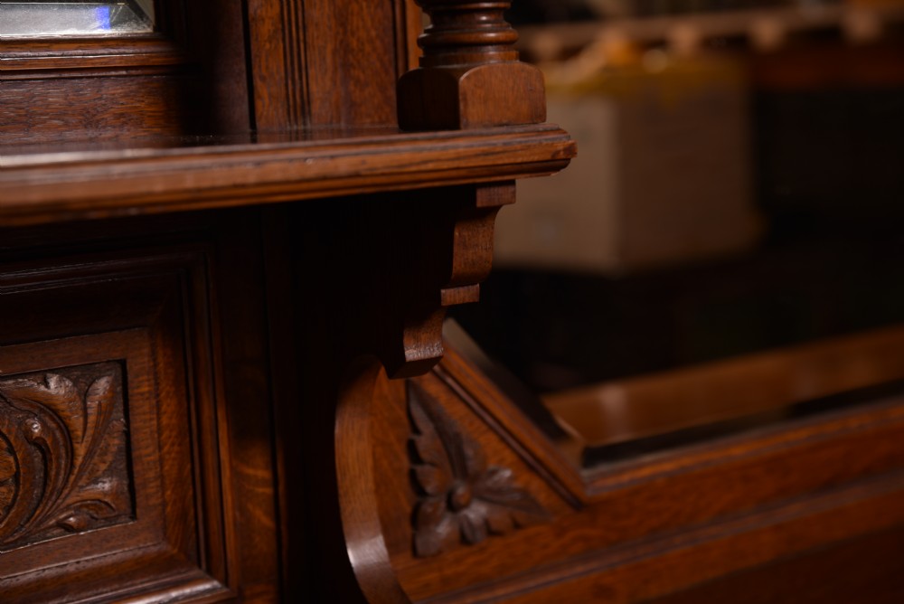 Handsome Edwardian Carved oak mirror back sideboard  View V
