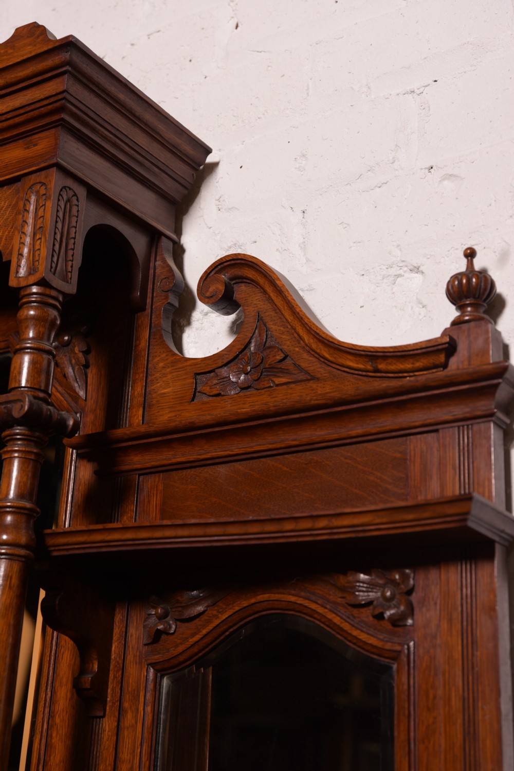Handsome Edwardian Carved oak mirror back sideboard  View VIII