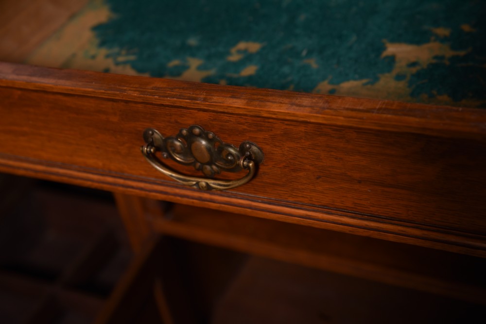 Handsome Edwardian Carved oak mirror back sideboard  View XII