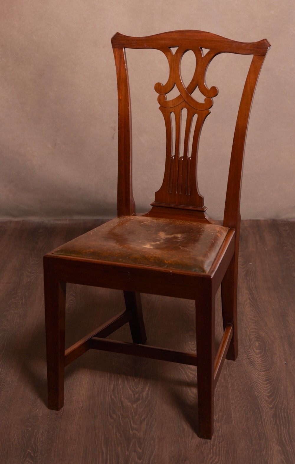 Handsome set o 6 Chippendale design mahogany dining room chairs View VI