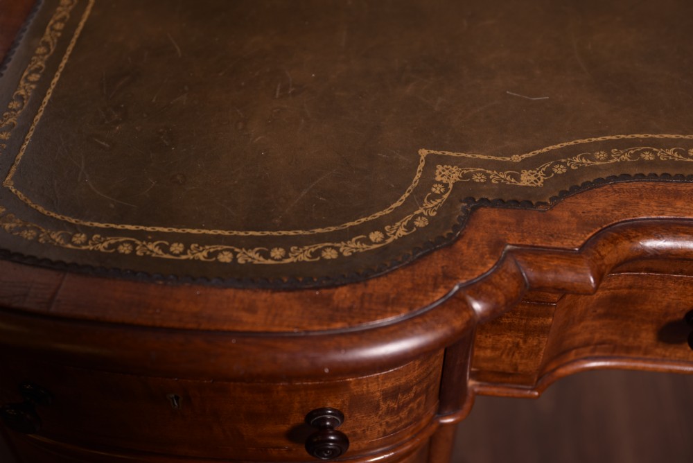 Superb Victorian Mahogany pedestal desk  View III