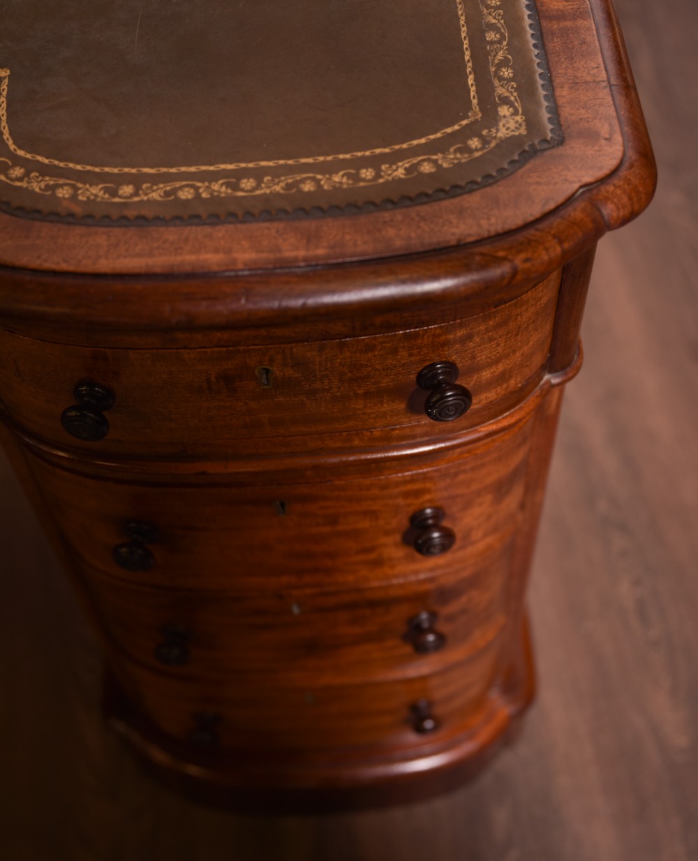 Superb Victorian Mahogany pedestal desk  View VI