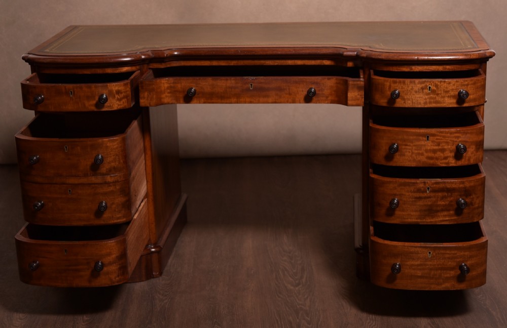 Superb Victorian Mahogany pedestal desk  View IX
