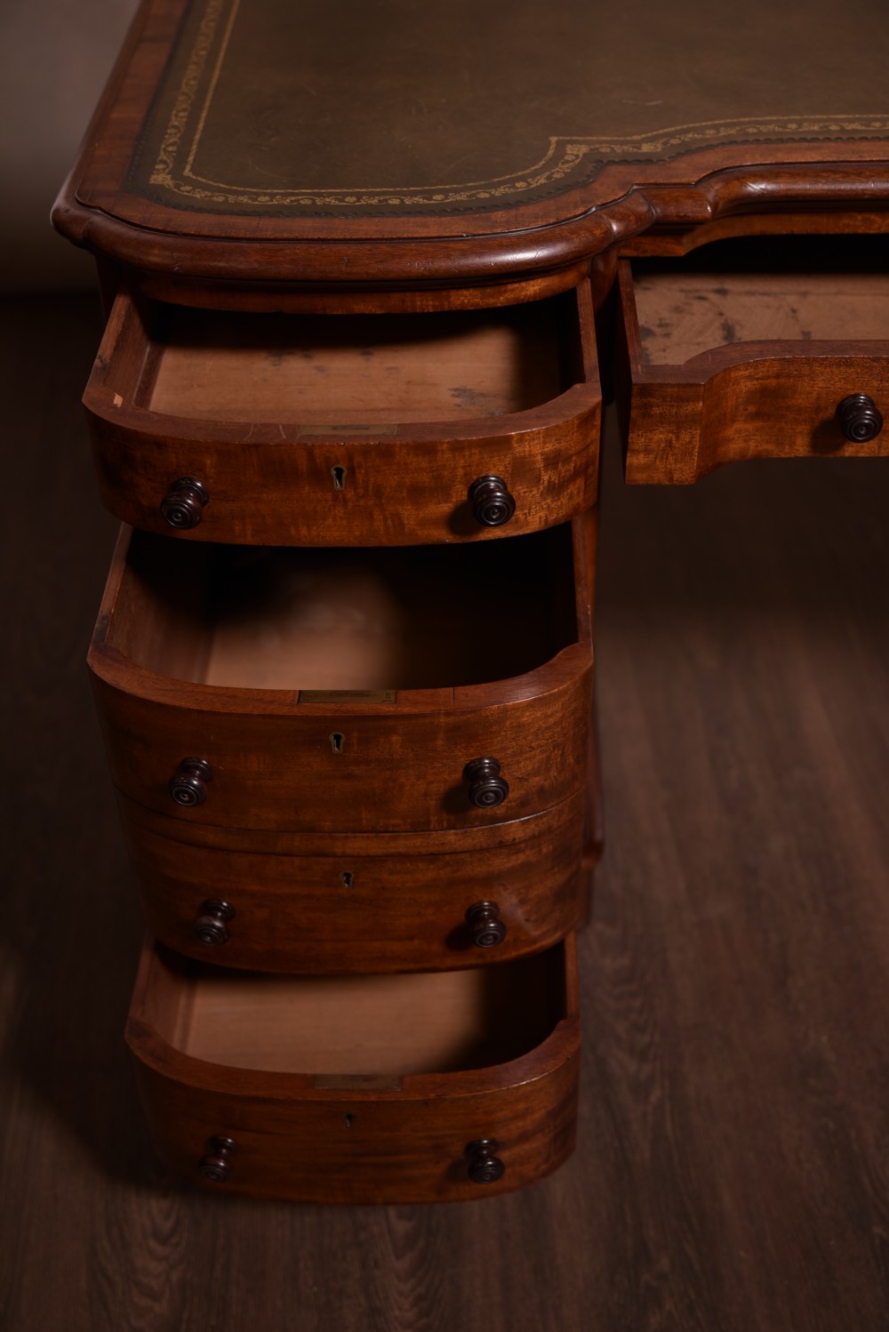 Superb Victorian Mahogany pedestal desk  View XI