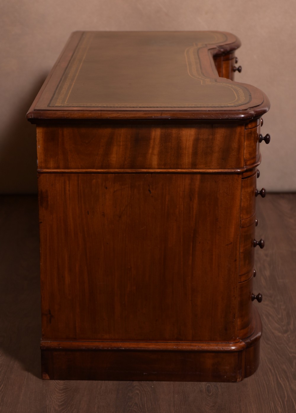 Superb Victorian Mahogany pedestal desk  View XII