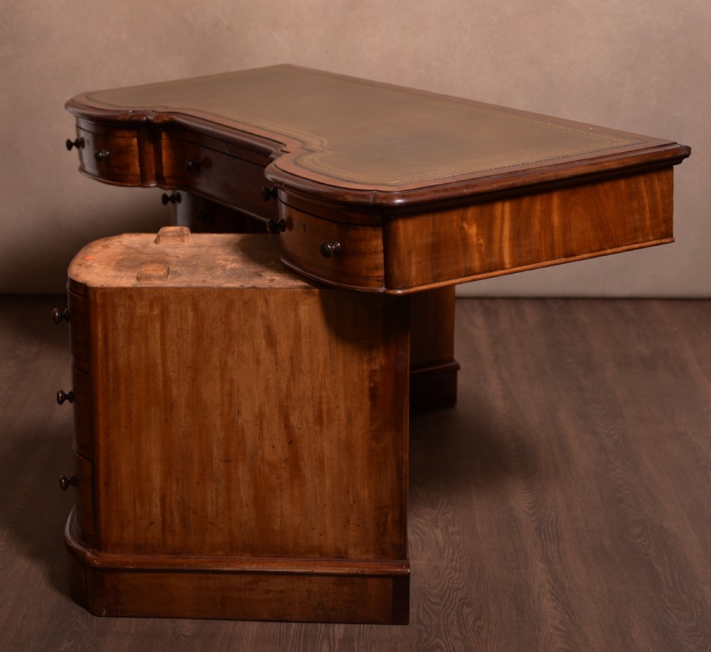 Superb Victorian Mahogany pedestal desk  View XVII