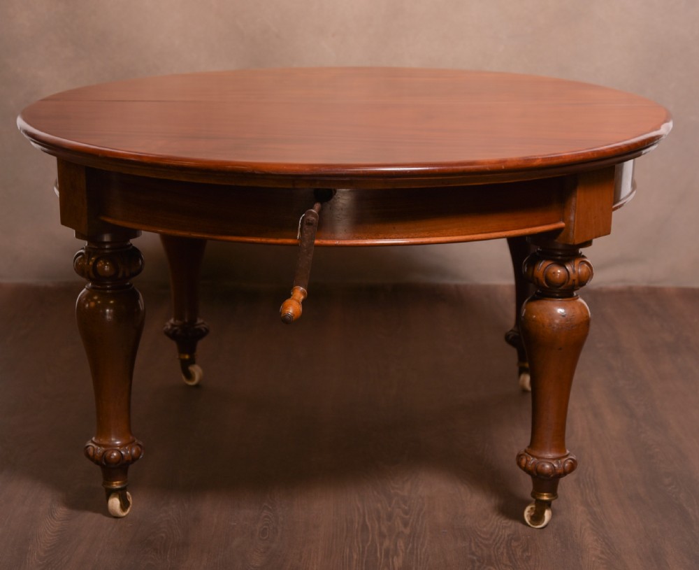 Fabulous Victorian mahogany extending table  View III