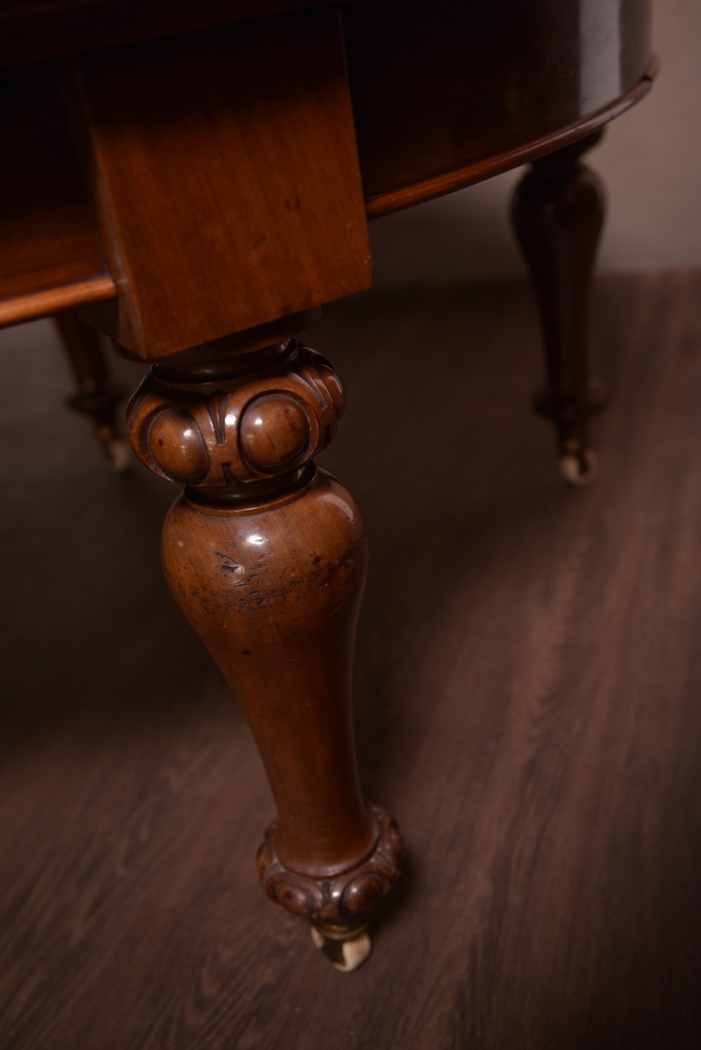 Fabulous Victorian mahogany extending table  View V