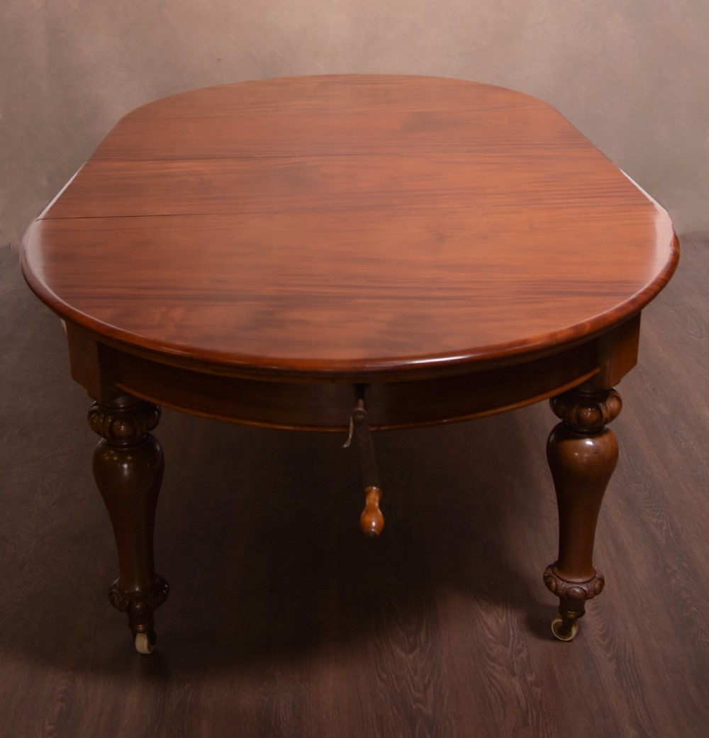 Fabulous Victorian mahogany extending table  View IX