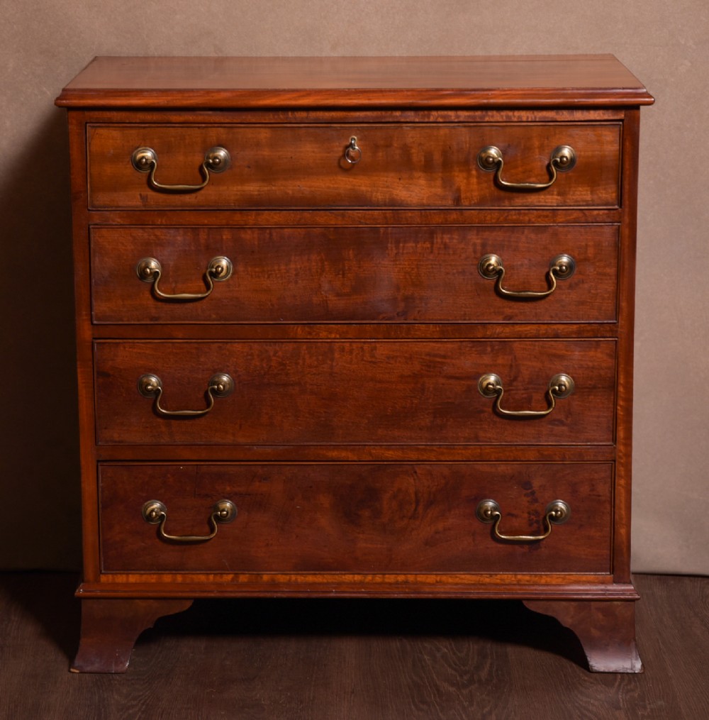 Neat 19th century Mahogany 4 drawer chest
