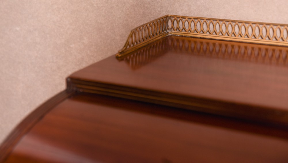 Superb Victorian Mahogany cylinder writing desk View VII