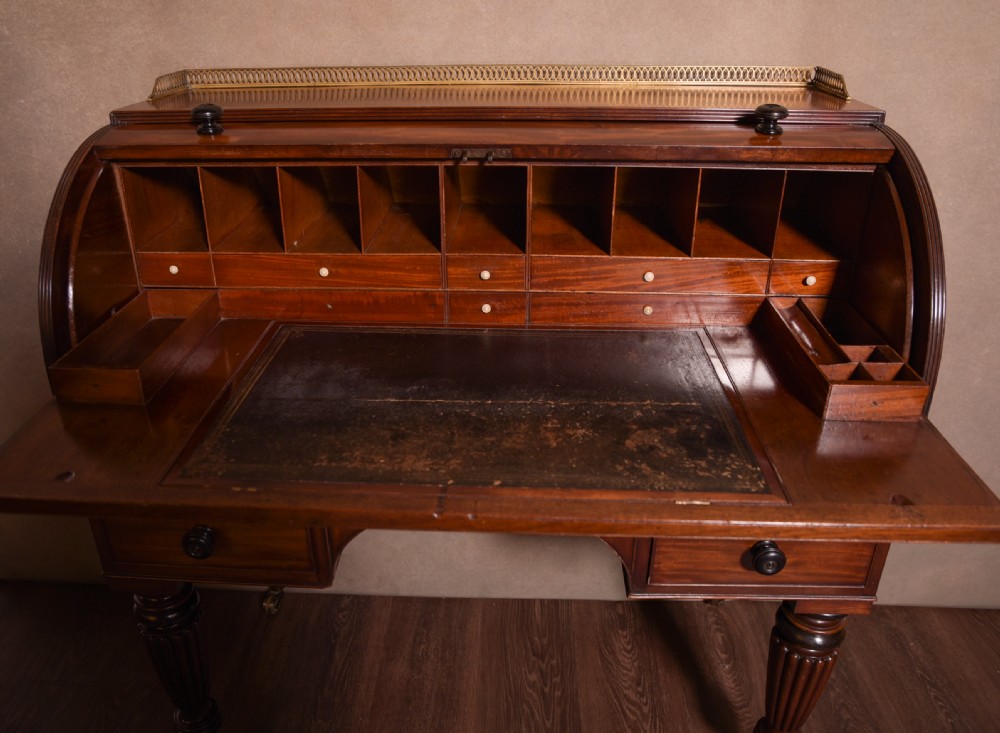 Superb Victorian Mahogany cylinder writing desk View XII