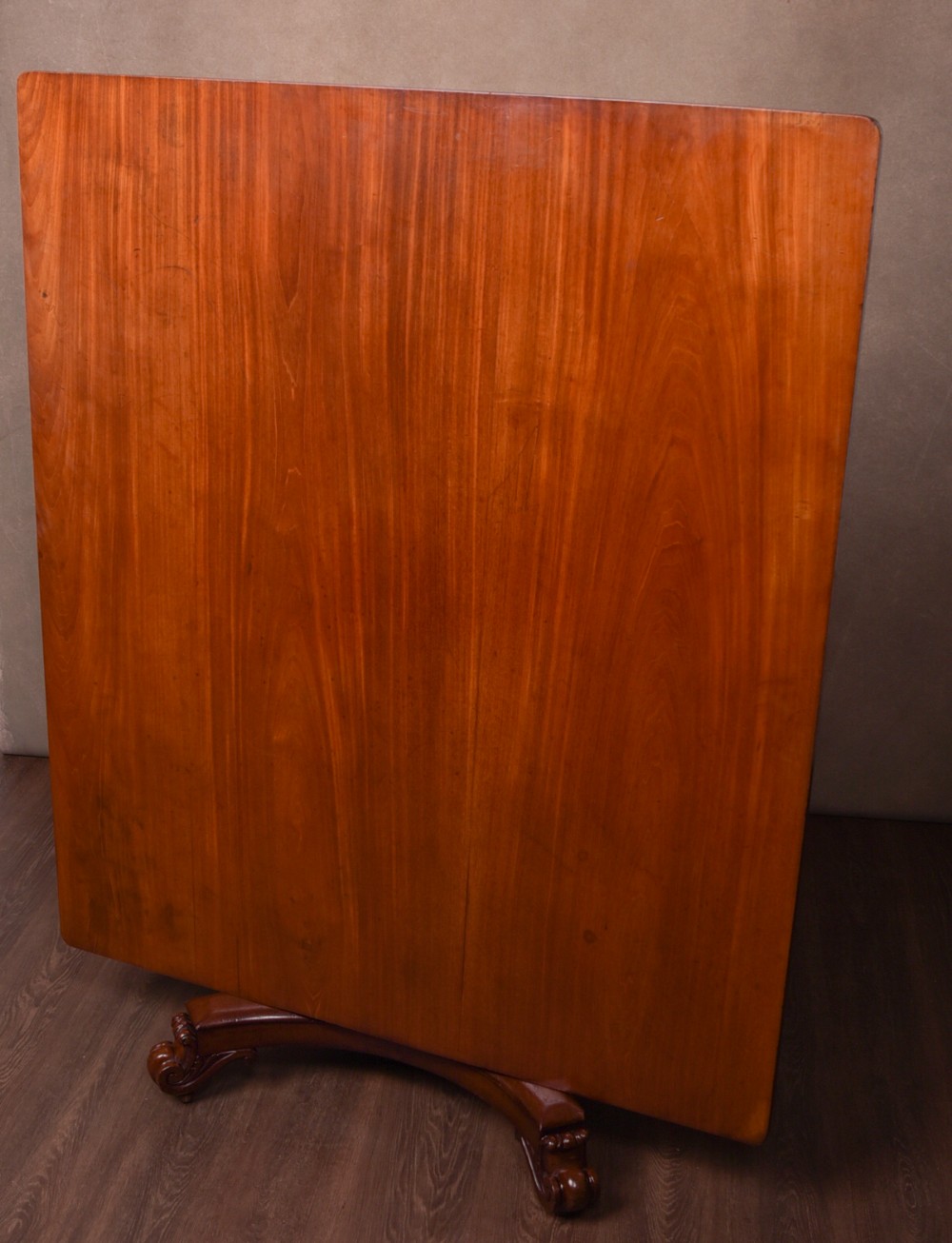 Fantastic Victorian Mahogany snap top 10 seater dining table 