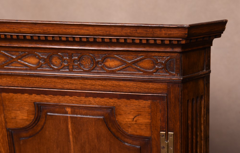 Georgian inlaid oak hanging corner cabinet  View XIV