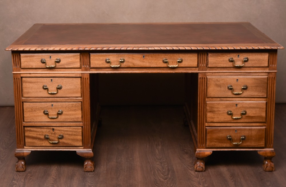 Edwardian  Mahogany pedestal knee hole desk 