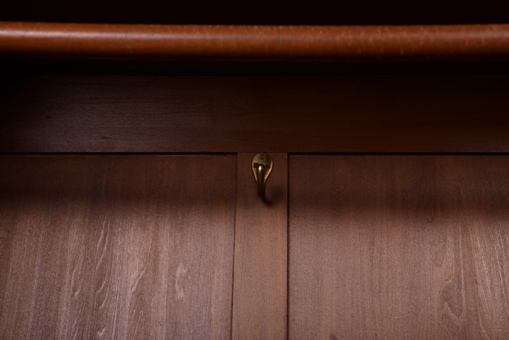 Stunning Quality Edwardian mahogany 2 door Wardrobe  View III