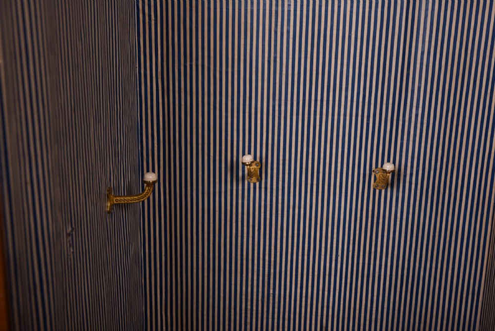 Victorian flame mahogany 2 door wardrobe View XII