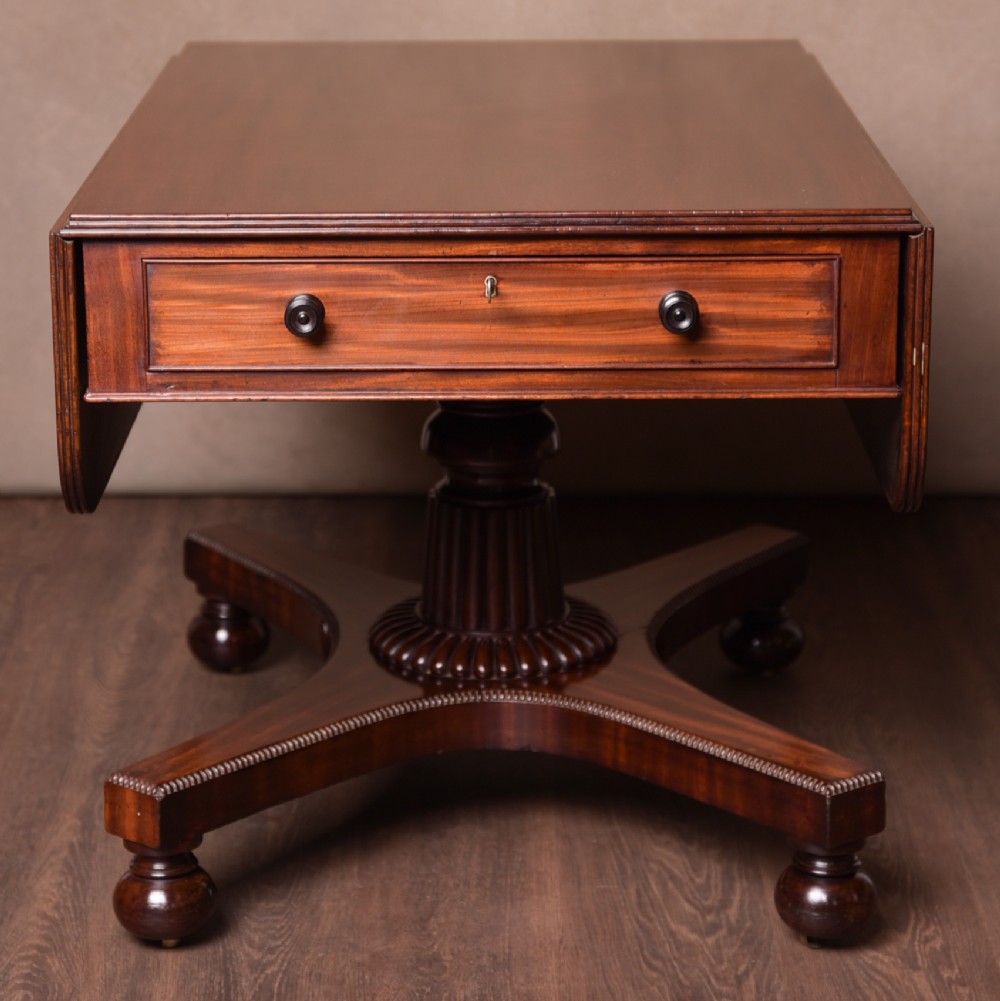 Superb William the 4th Mahogany drop leaf centre table 