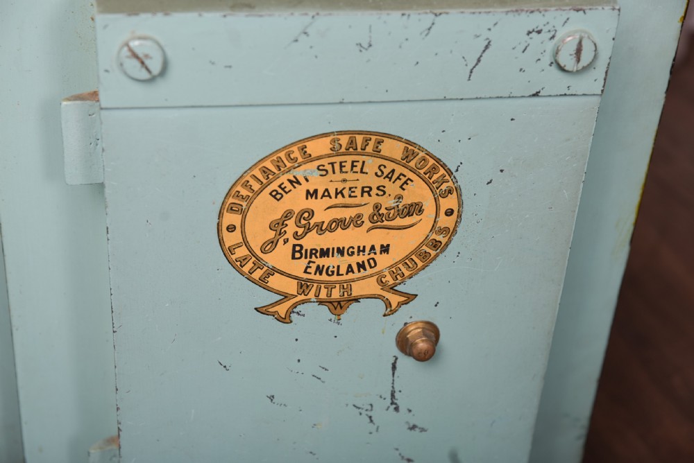 Edwardian steel safe with key View XIII