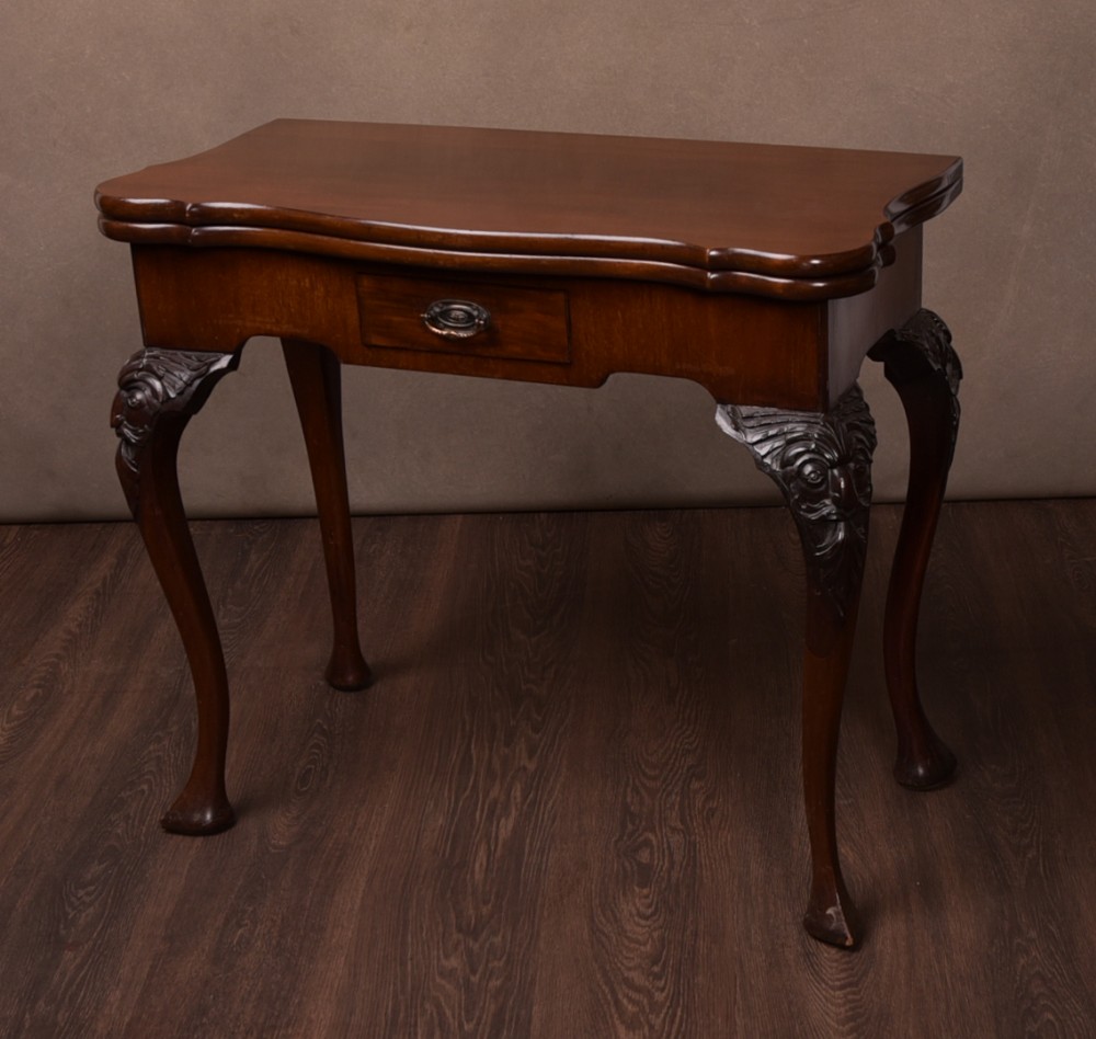 Stunning 19th century Mahogany fold over card table 