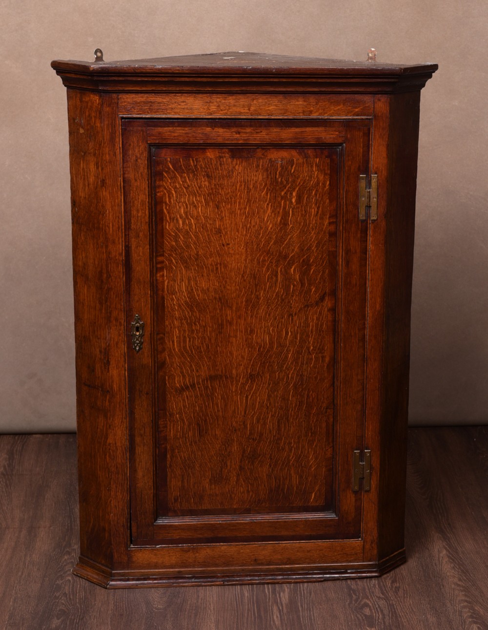 Georgian Oak Hanging corner cabinet