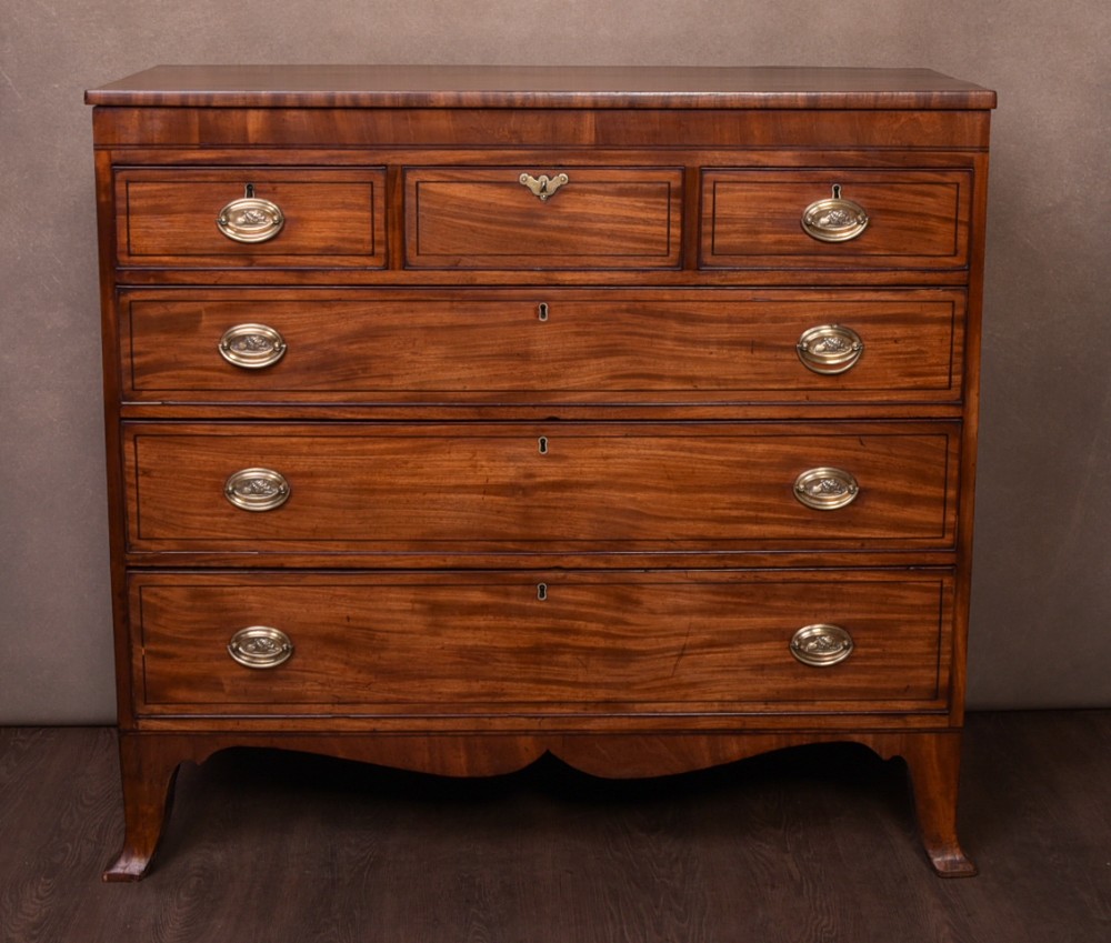 Georgian Inlaid Mahogany chest of drawers 