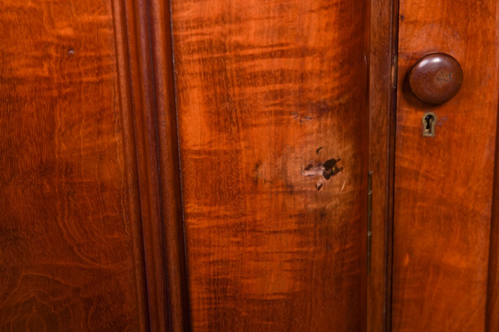 Fabulous  Victorian Mahogany 3 door break fronted wardrobe View VIII