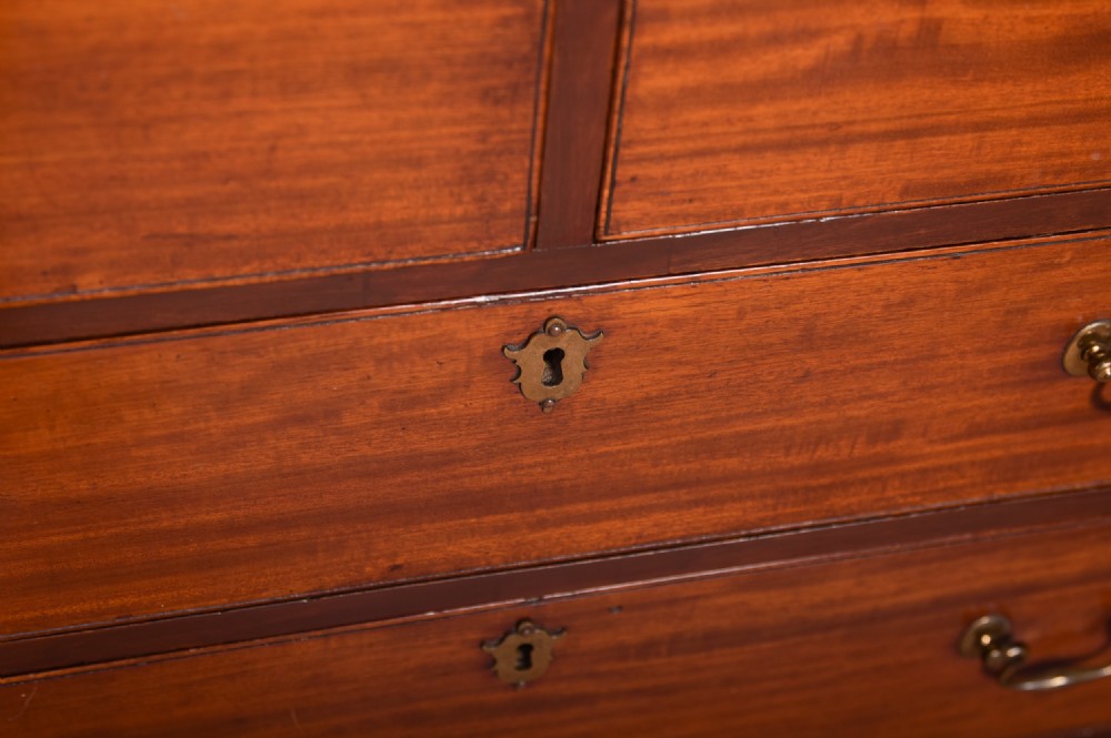 Neat Georgian Mahogany chest of drawers View VI