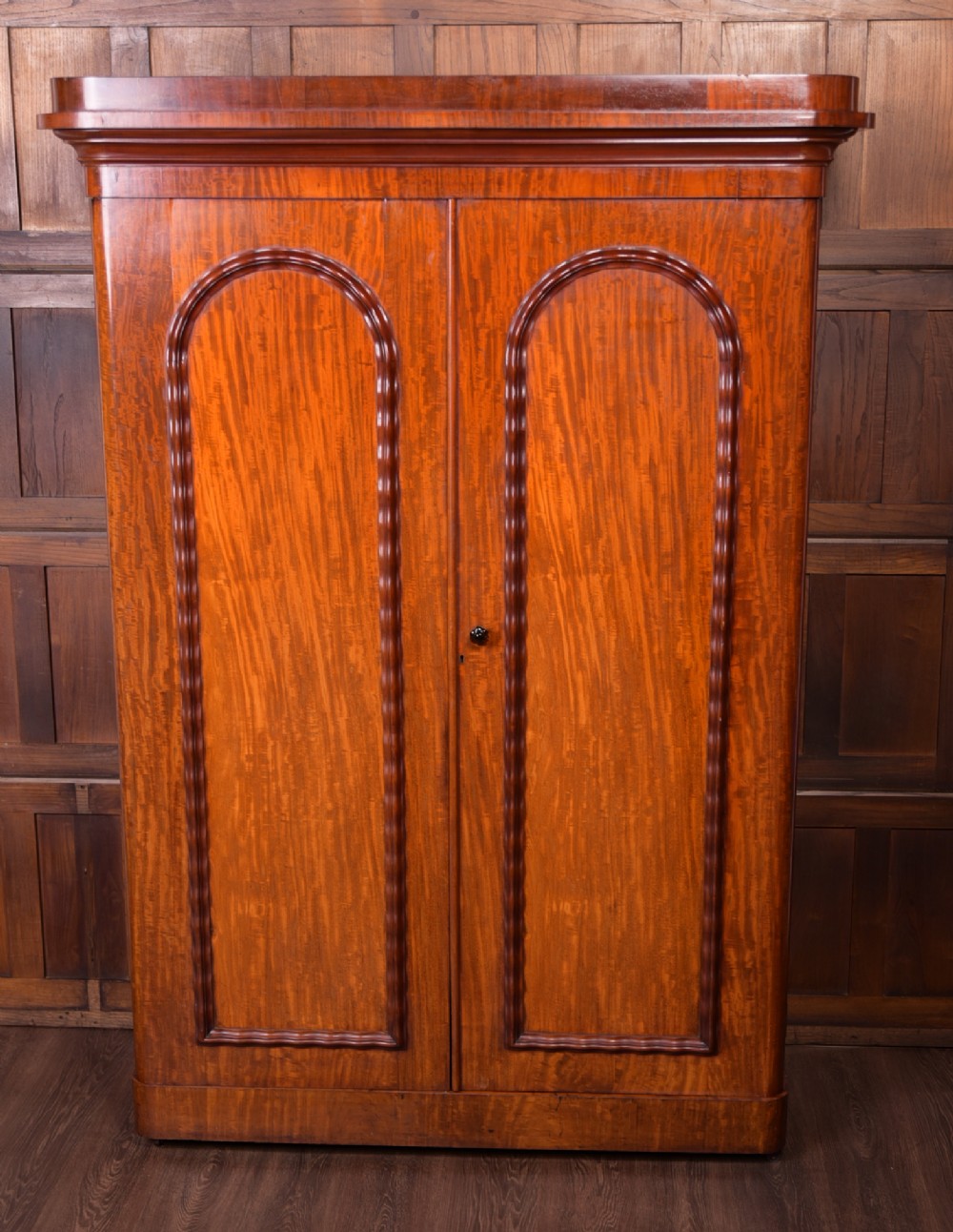 Stunning 2 door Victorian Mahogany Wardrobe 