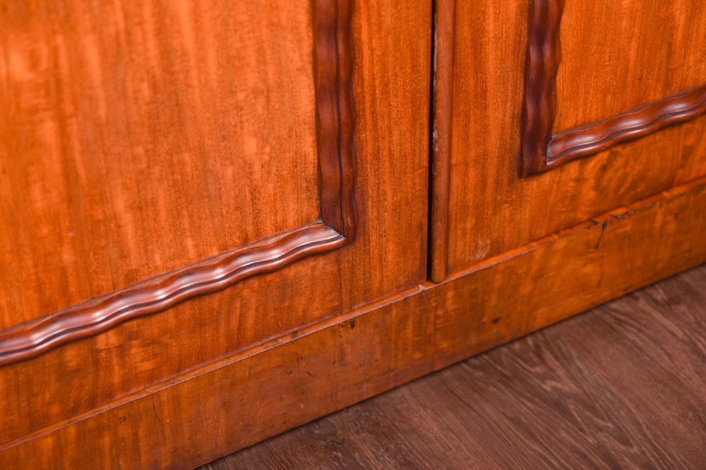 Stunning 2 door Victorian Mahogany Wardrobe  View VII
